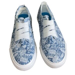 Blowfish Marley Slip On sneakers. Size 8.5